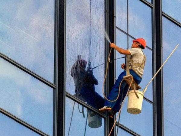 外墻清洗后如何保持其長(zhǎng)效清潔？